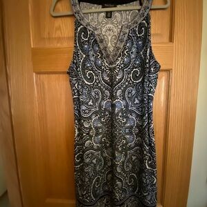 Sleeveless Black and White Paisley Dress